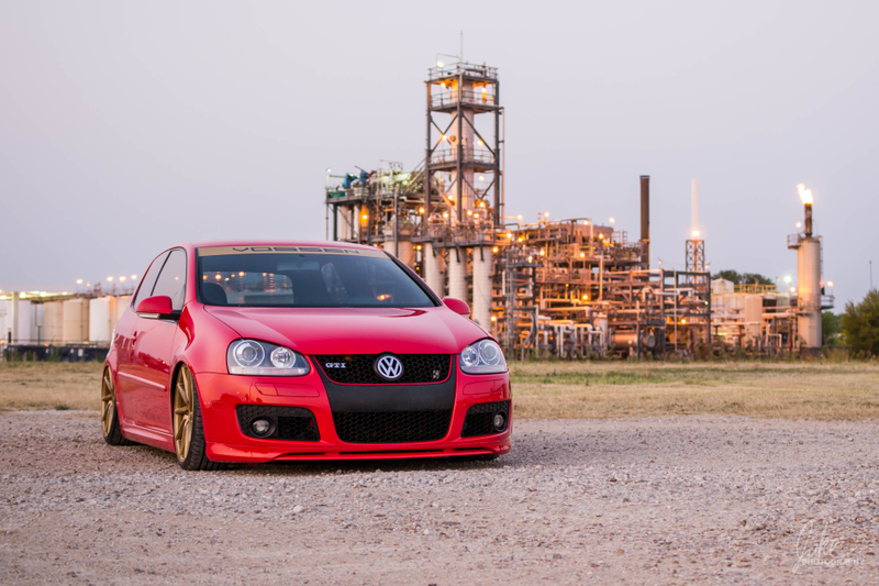 Illustration for article titled VW Golf GTi photoshoot